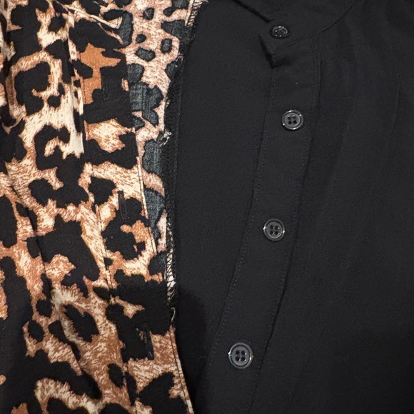 Split Blouse - Picture 2 of 4